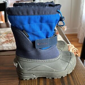 Youth size 12 Columbia winter boots